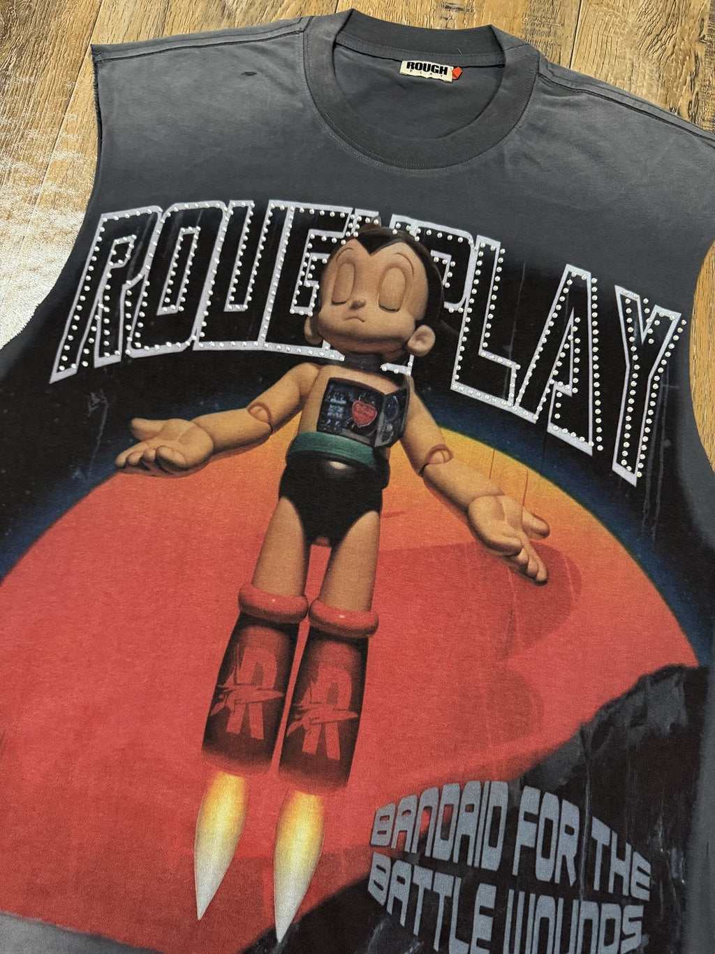 Rough Play Cartoon Graphic Sleeveless T-Shirt — detail