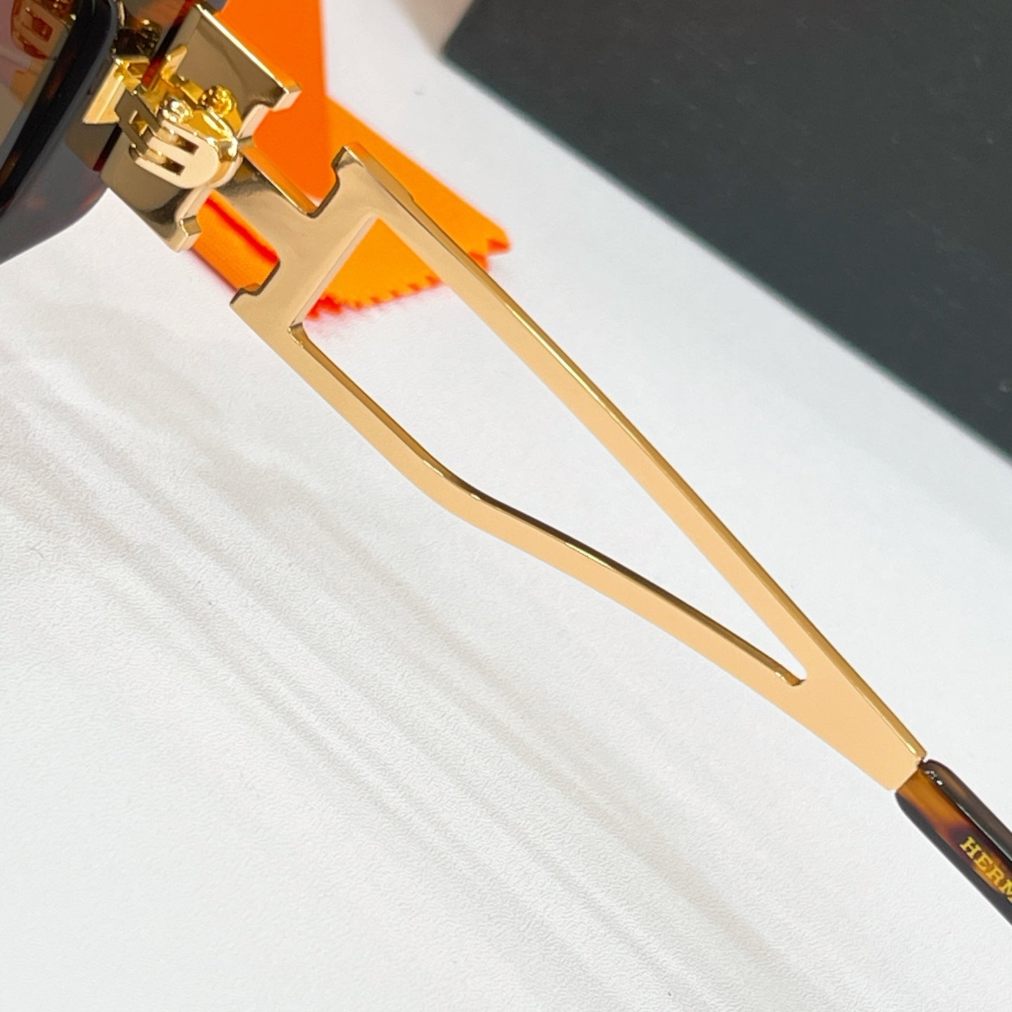 Hermès H8126S Sunglasses